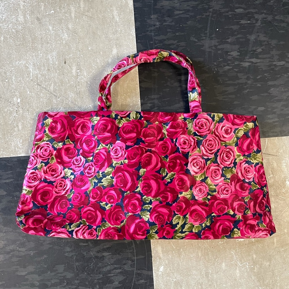 Adorable vintage rose satin purse 🌹🌹🌹💕